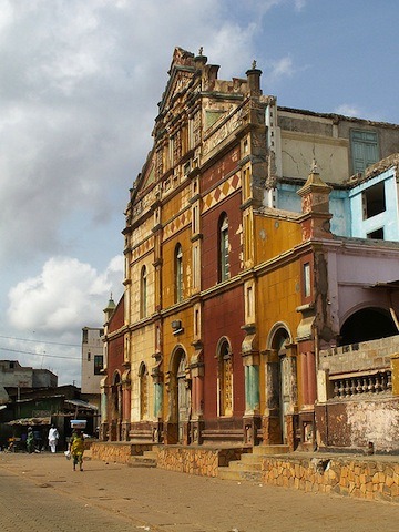 Lagrande-mosquee-de-porto-novo-au-Benin-patrimoine-darchitecture-afro-bresilienne-9